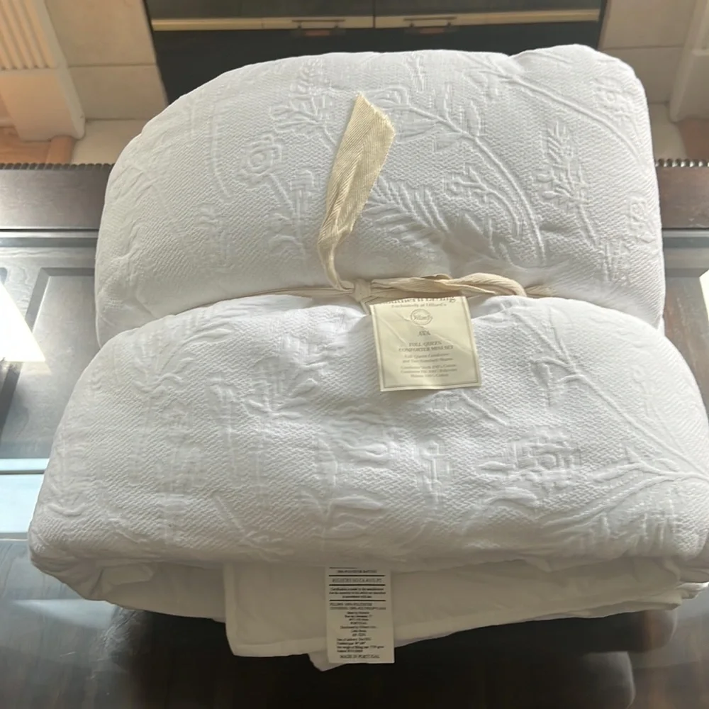 Southern Living Ava Floral Jacquard Comforter Mini Set